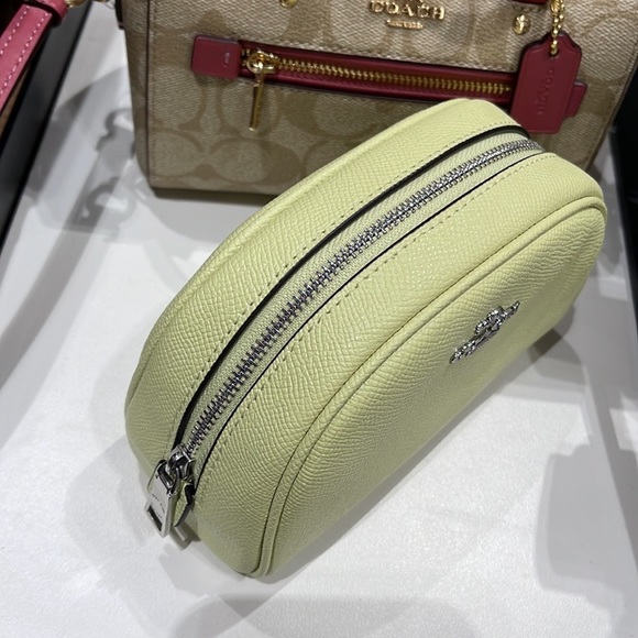 Coach Dome Cosmetic Case
SV/Pale Lime - Picture 15 of 16